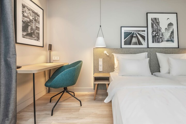 Room 9 of 74
