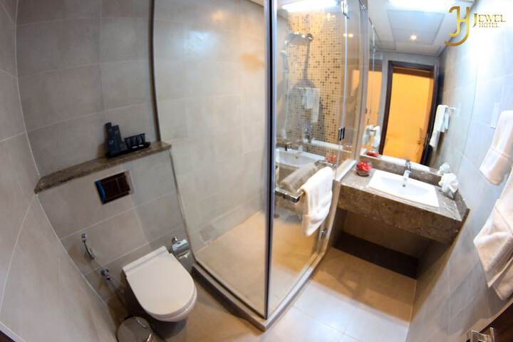 Room 10 of 62