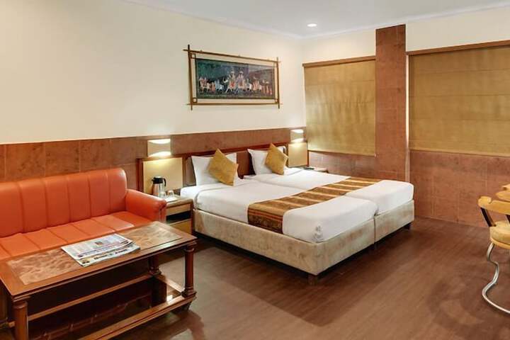 Room 8 of 19