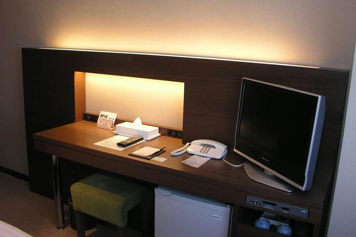 Room 9 of 9