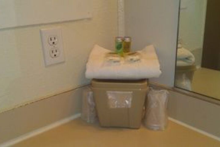 Room 6 of 26