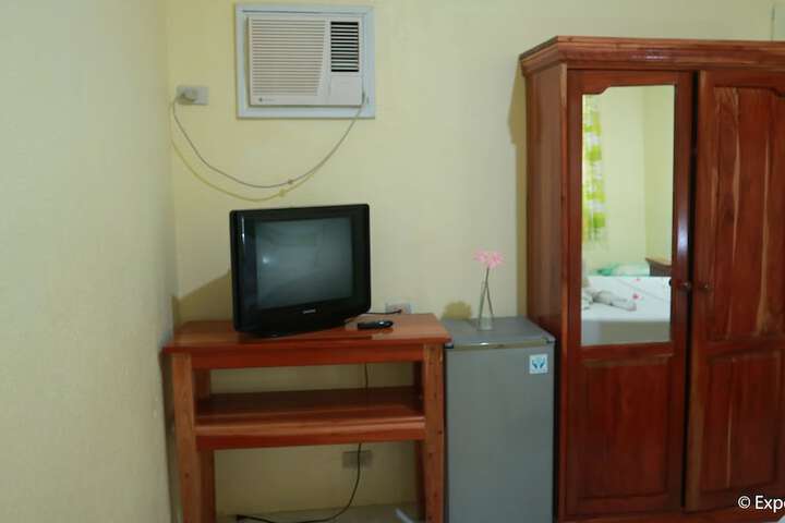 Room 21 of 38