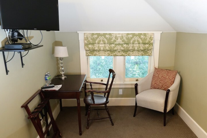 Room 144 of 252