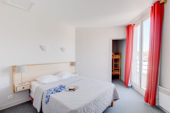 Room 5 of 48
