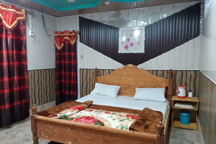Room 8 of 22