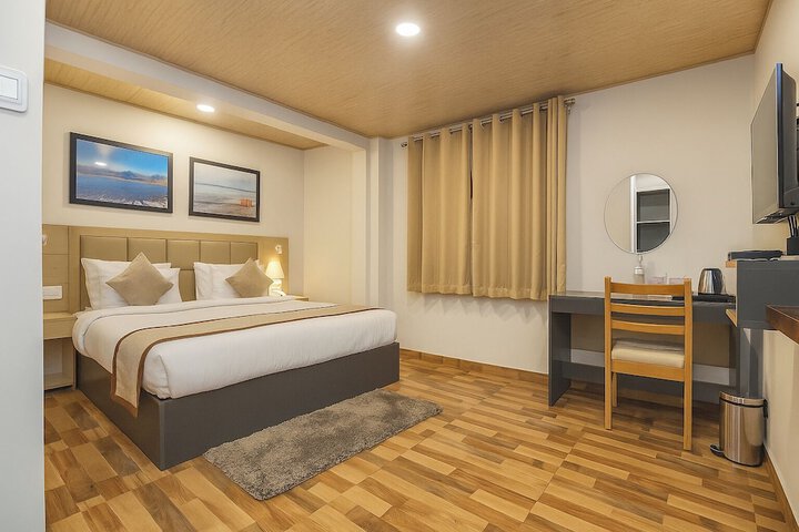 Room 9 of 39