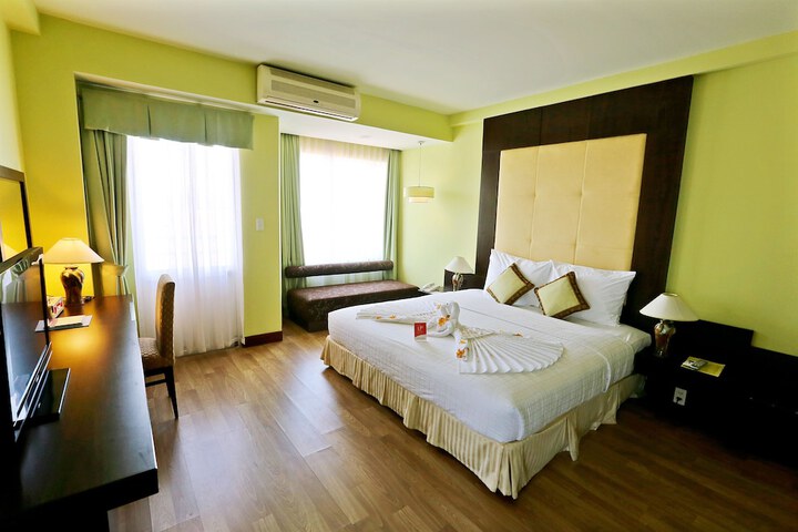 Room 44 of 127