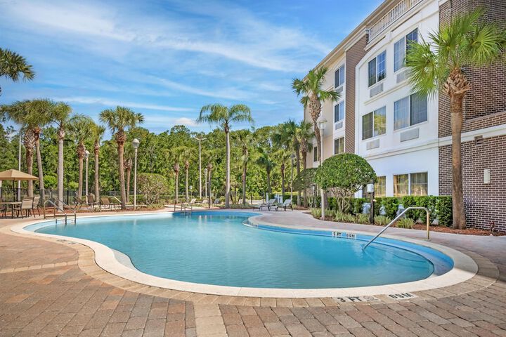 Pool Hotel