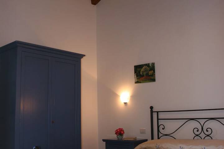 Room 3 of 36