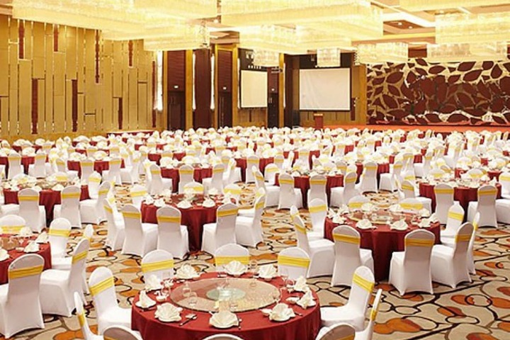 Ballroom/Hall 29 of 35