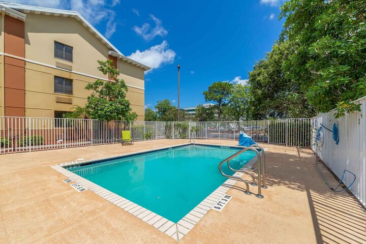 Pool 16 of 22
