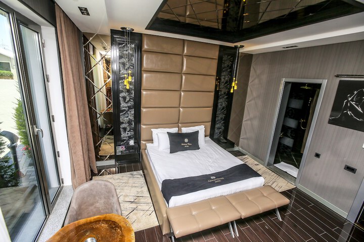 Room 20 of 38