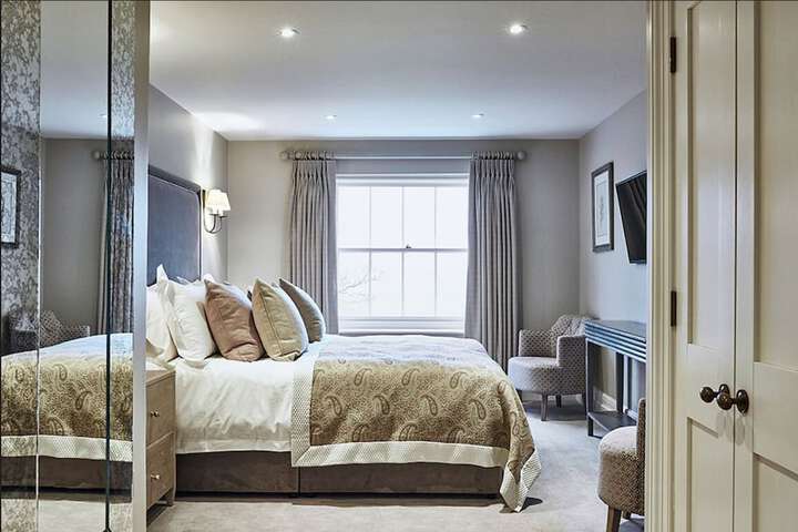 Room 25 of 51