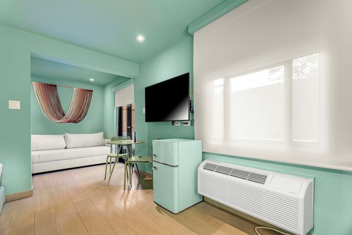 Room 44 of 101