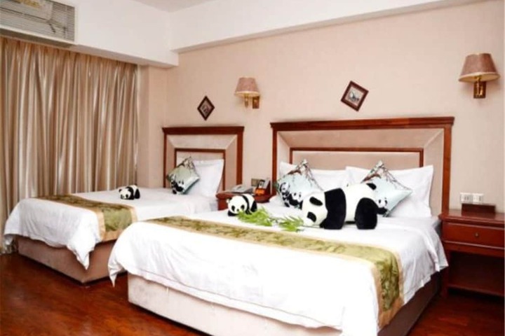 Room 4 of 10