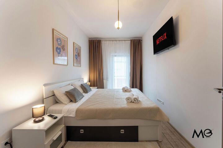 Room 32 of 35