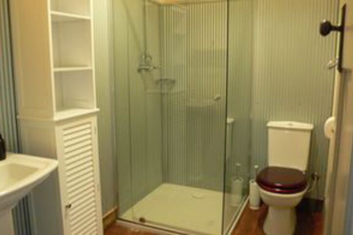 Room 2 of 39
