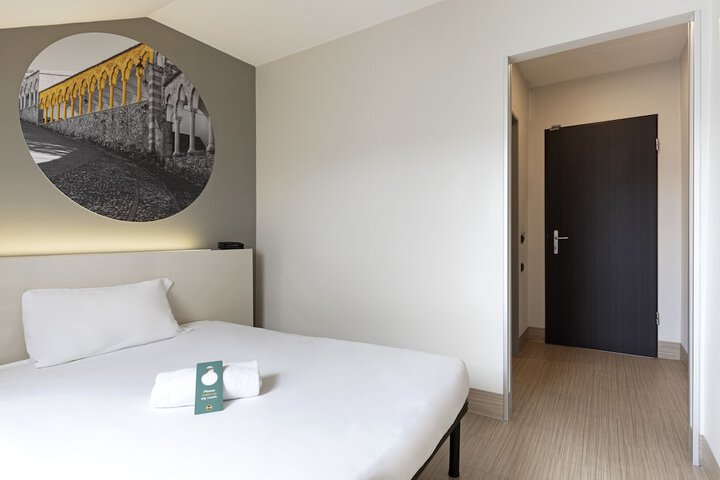 Room 6 of 46