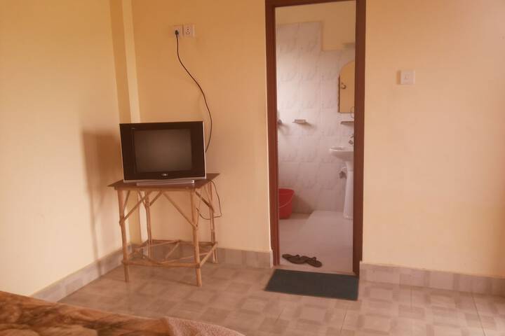 Room 3 of 63