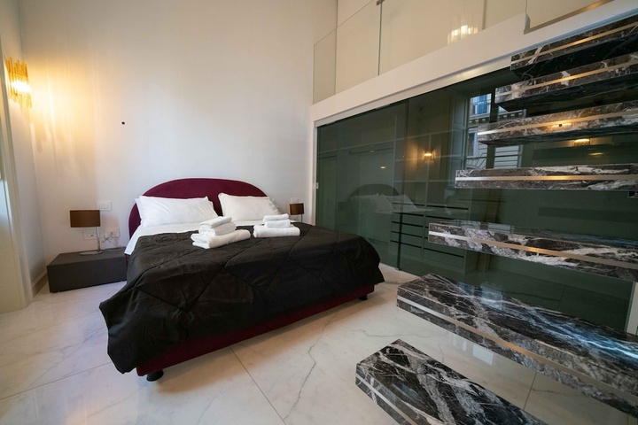 Room 4 of 20