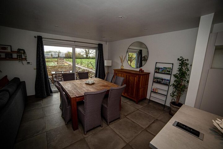 Room 11 of 15