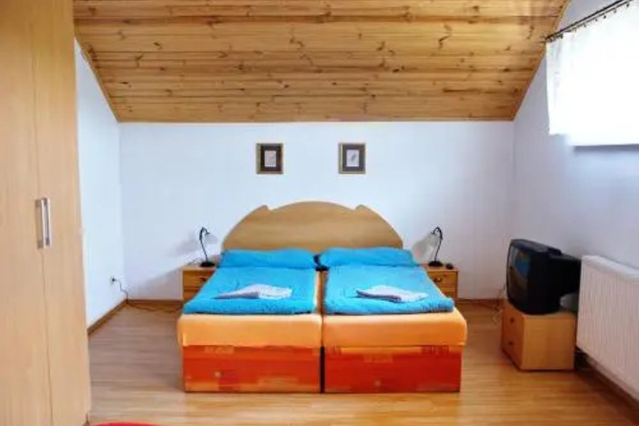 Room 3 of 21