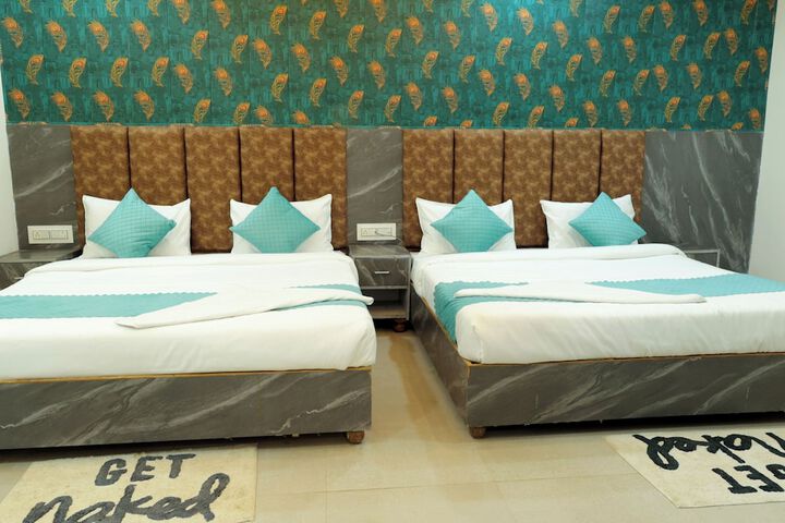Room 14 of 30
