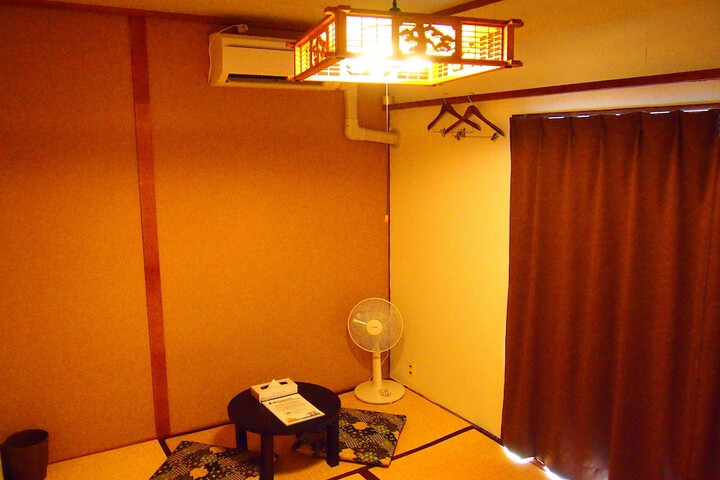 Room 6 of 55