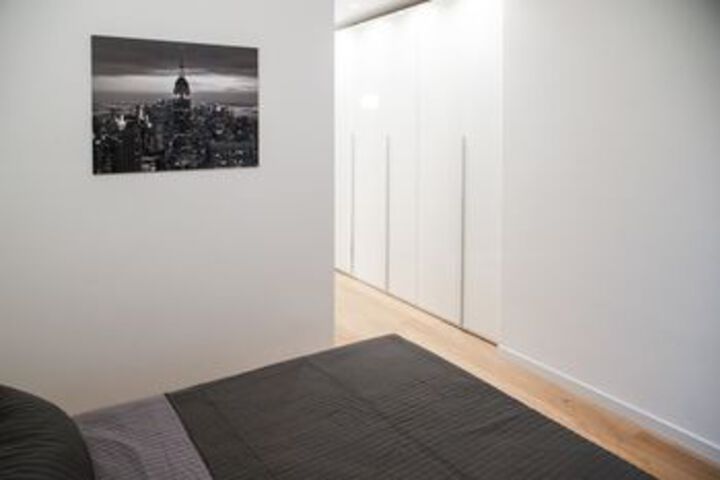 Room 10 of 25