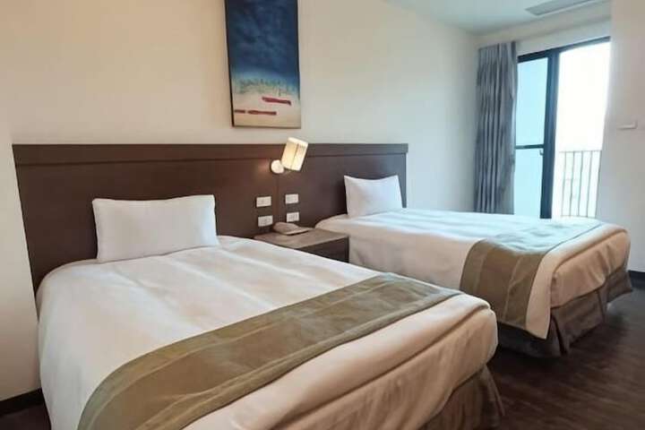 Room 28 of 74