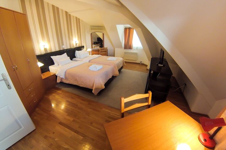 Room 38 of 64