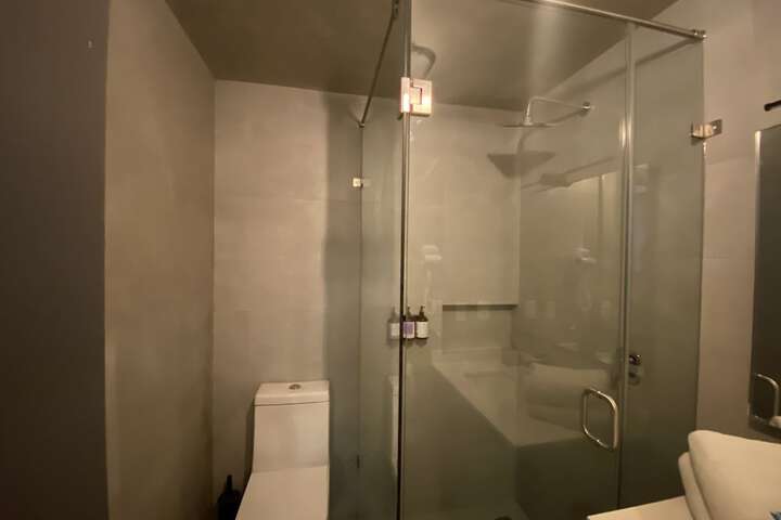 Room 83 of 94