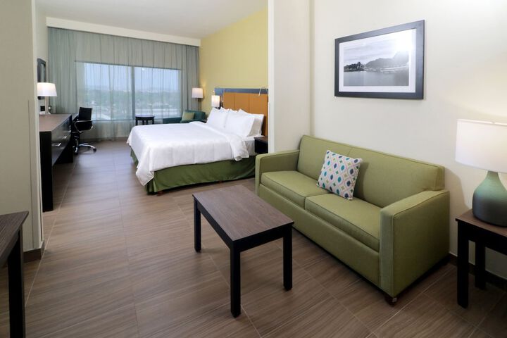 Room 12 of 65