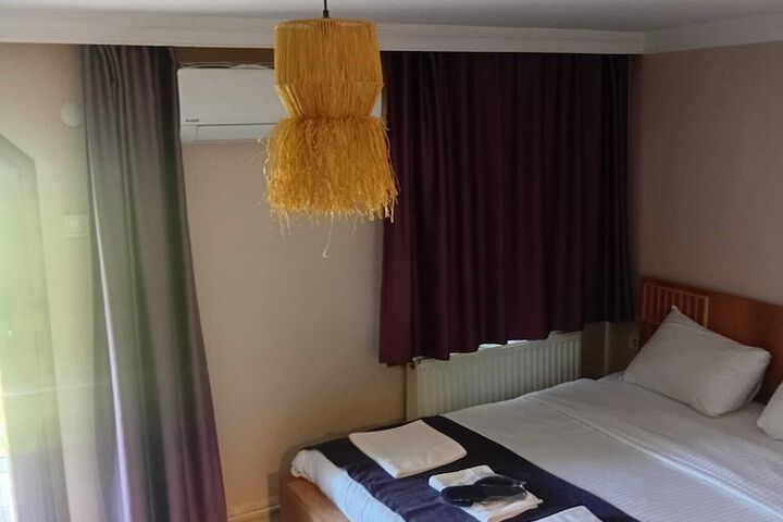 Room 27 of 49