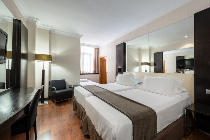 Room 43 of 158