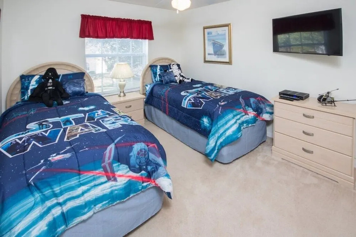 Exotic Nest 5 Bedroom Home by Redawning