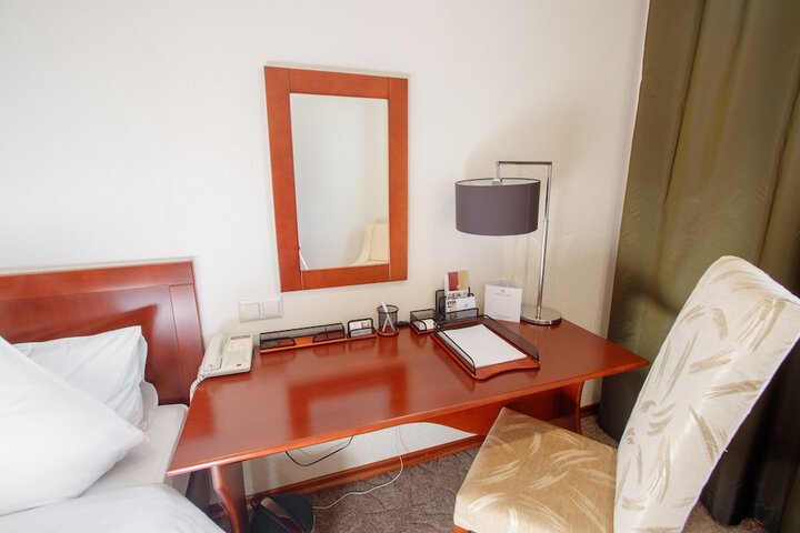 Room 14 of 103