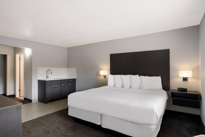 Room 34 of 81