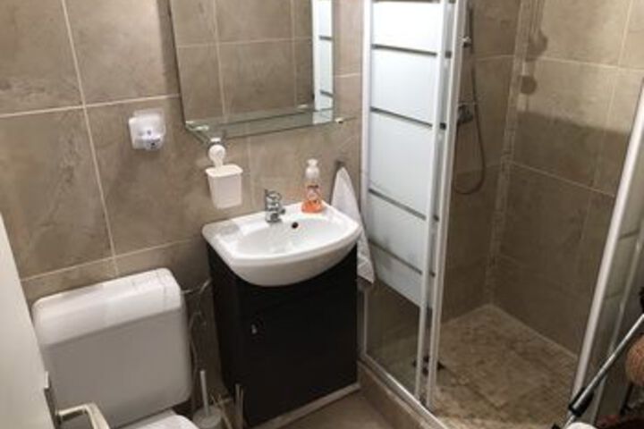 Room 3 of 11