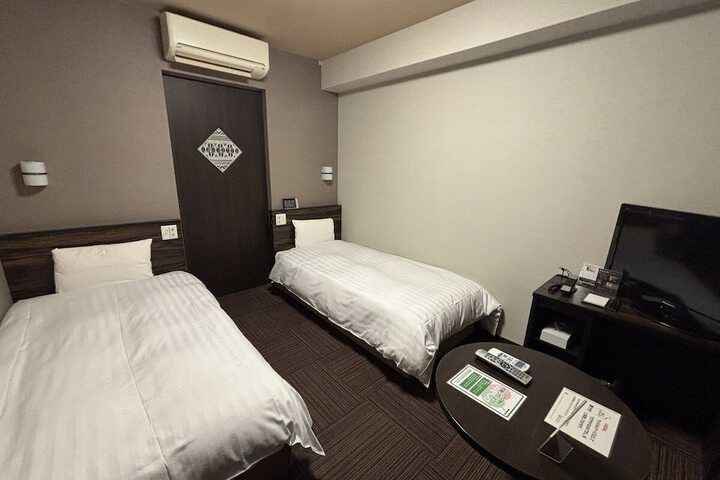Room 32 of 155