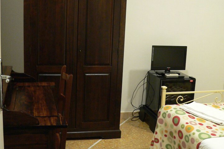 Room 11 of 64