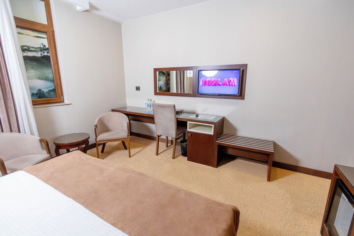 Room 152 of 342