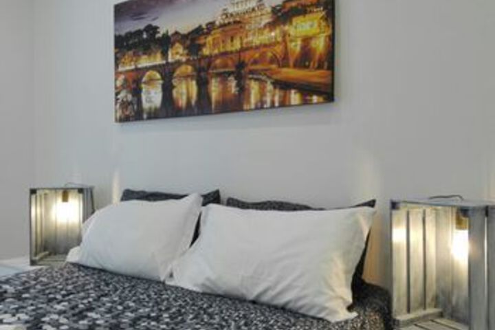 Room 7 of 27