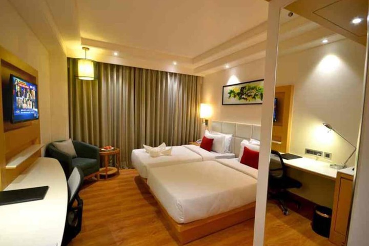 Room 5 of 15