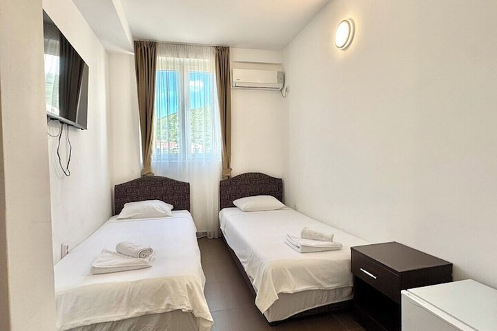Room 19 of 73
