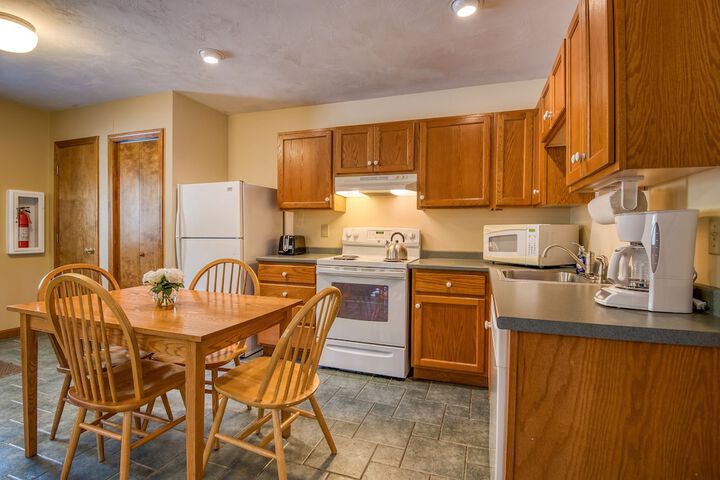 Superior King Lakeside with Shared Balcony (25 of 64)