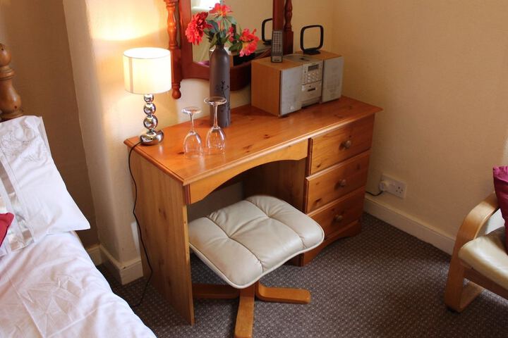 Room 13 of 43