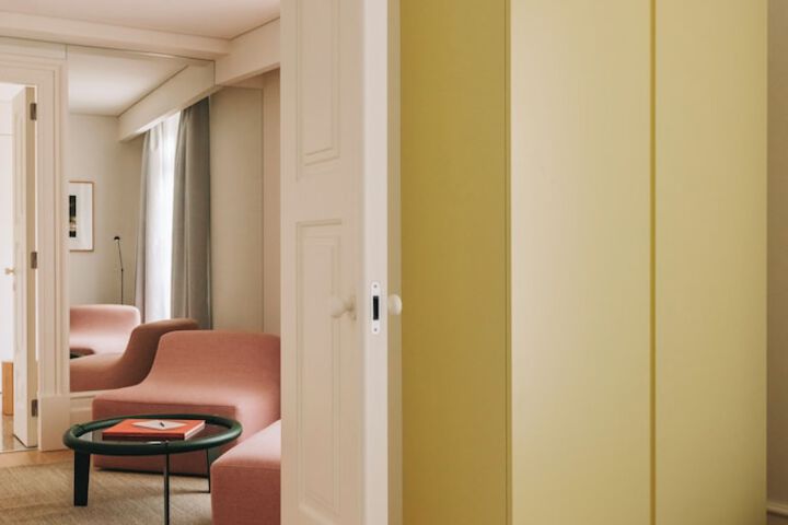 Room 8 of 186