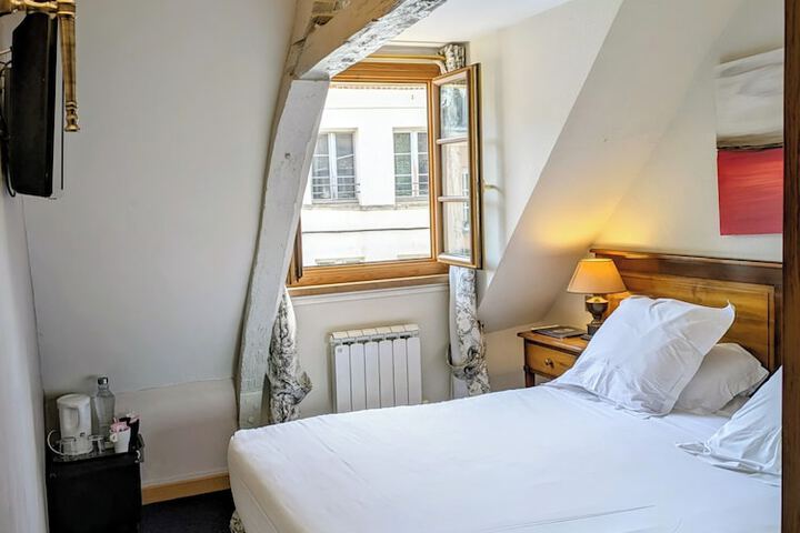 Room 6 of 35