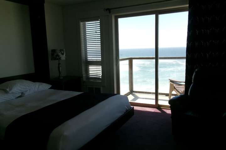 Room 25 of 165